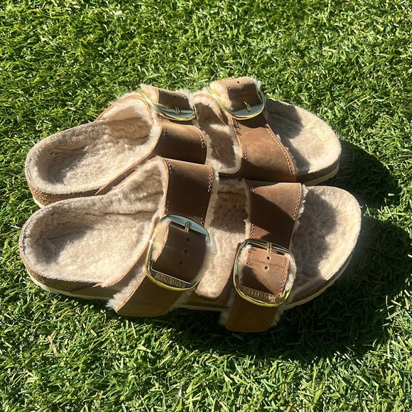 LIKE NEW BIRKENSTOCK BIG BUCKLE Fur Lined! - Picture 9 of 12
